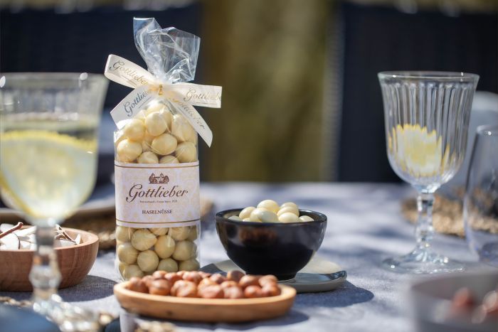 Haselnüsse mit weisser Schokolade