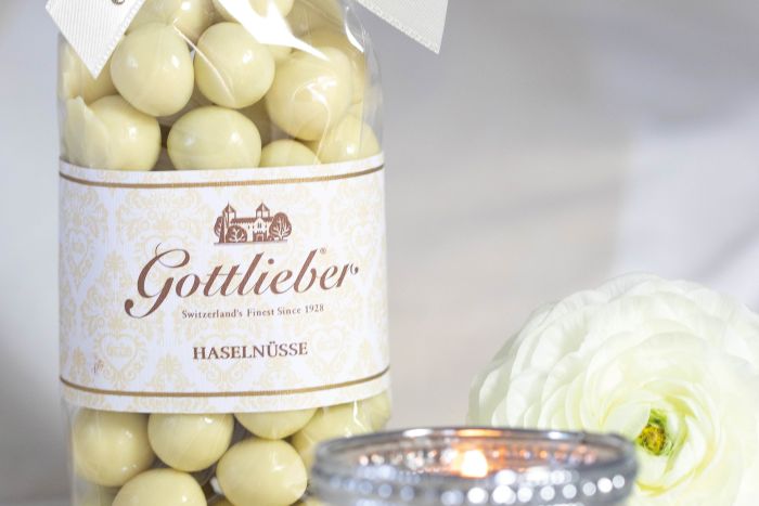 Haselnüsse mit weisser Schokolade